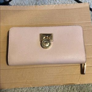 Michael kors wallet